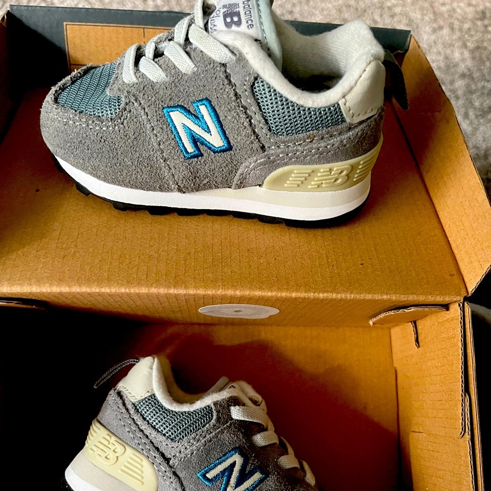 BRAND NEW!! NEW BALANCE toddler sneakers